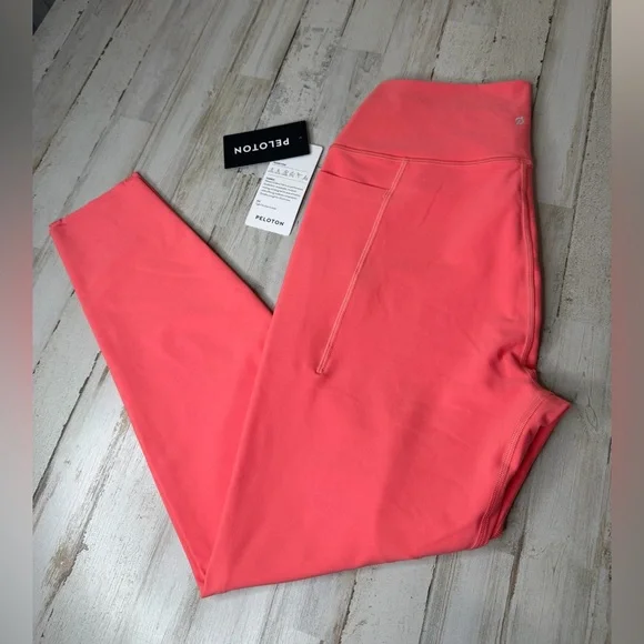 PelotonPerformance Leggings - Picture 2 of 4